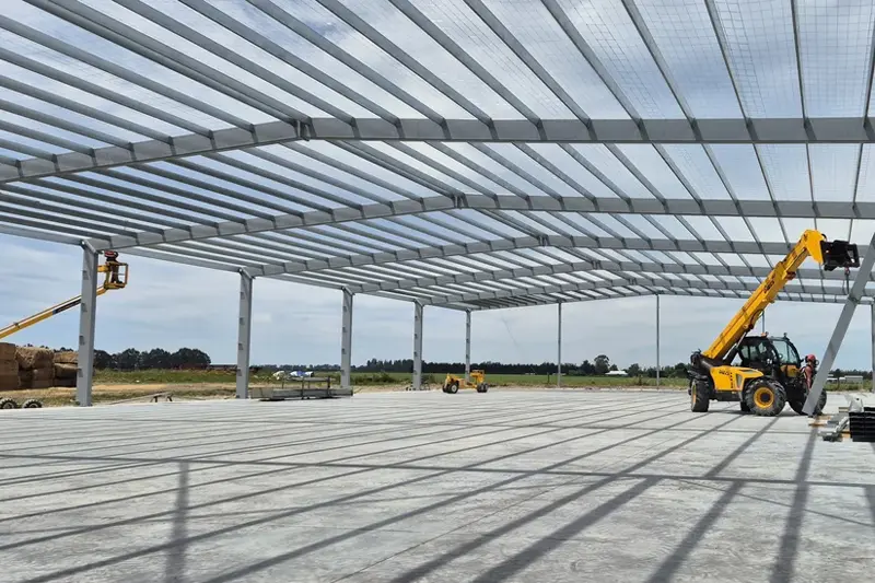 Which industries are suitable for using steel structure factory buildings?